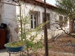 İzmir Kemalpaşa gökçeyurt köyünde arsa 2 ev